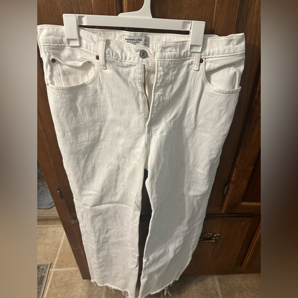 Abercrombie & Fitch White 90s Relaxed High Rise
